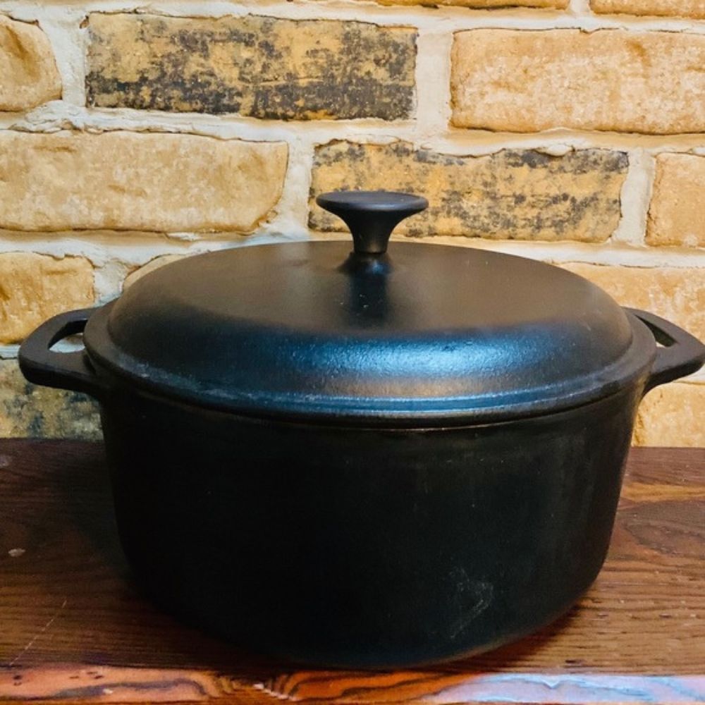 Dutch oven without leg