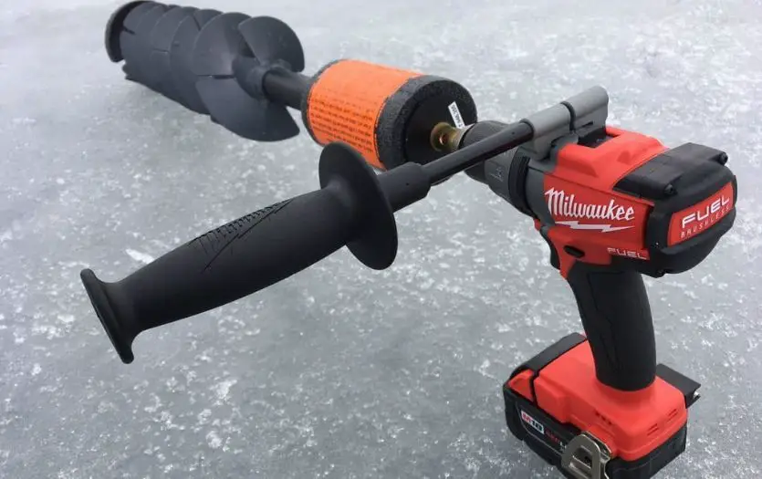 An Ice Auger attatche to a Milwaukee Drill with an Adapter